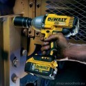 DCF899HP2 DeWALT 18V smūginis veržliasukis (2x5.0 Ah)