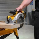 DCS391P1 DeWALT 18V diskinis pjūklas (1x5.0 Ah)